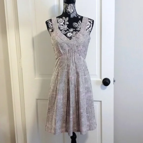 💘Carolina Herrera💘 - Black/White/Pink Stripe Pleated Cotton Midi Dress - Picture 1 of 15